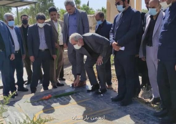 تجدید میثاق وزیر آموزش و پرورش با آرمان‎ های شهدا در بم