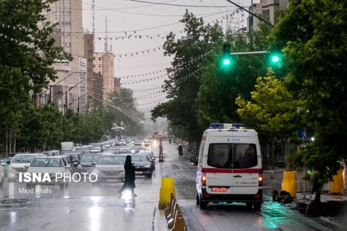 رگبار و رعد و برق در بعضی استانها